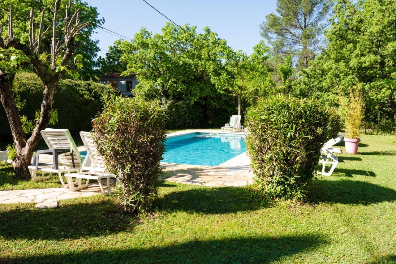 Au Bien Etre Piscine Chauffee Hotel Villecroze Buitenkant foto