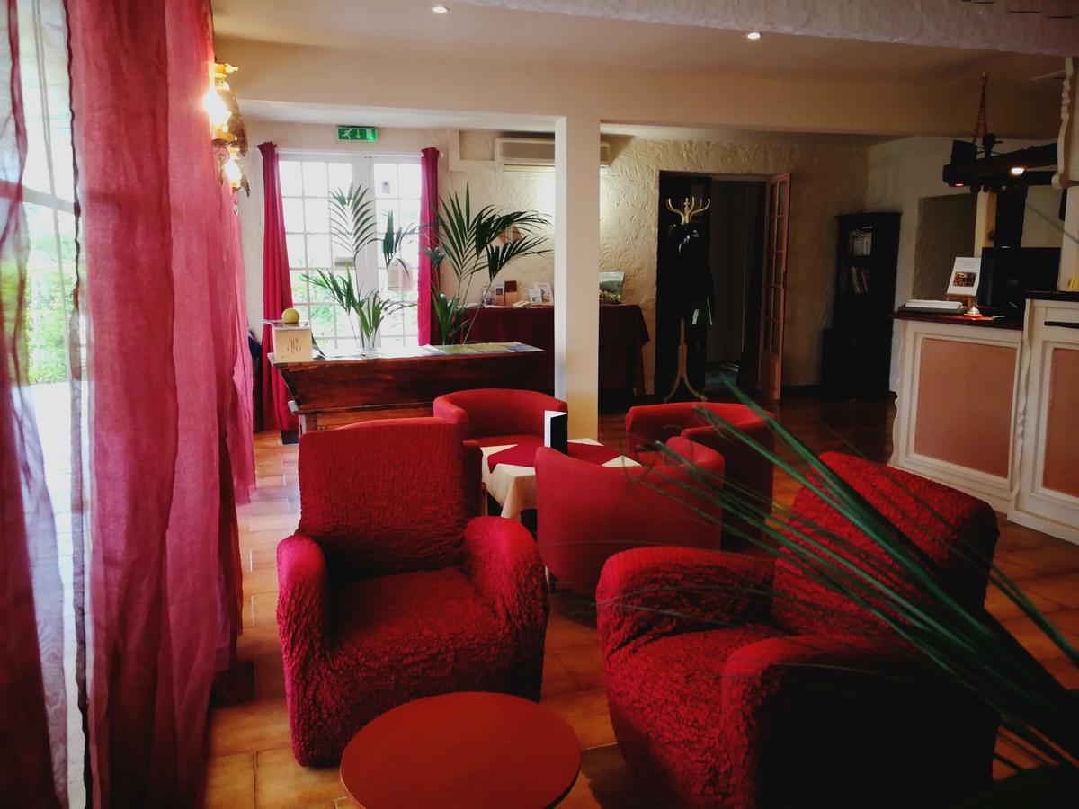 Au Bien Etre Piscine Chauffee Hotel Villecroze Buitenkant foto
